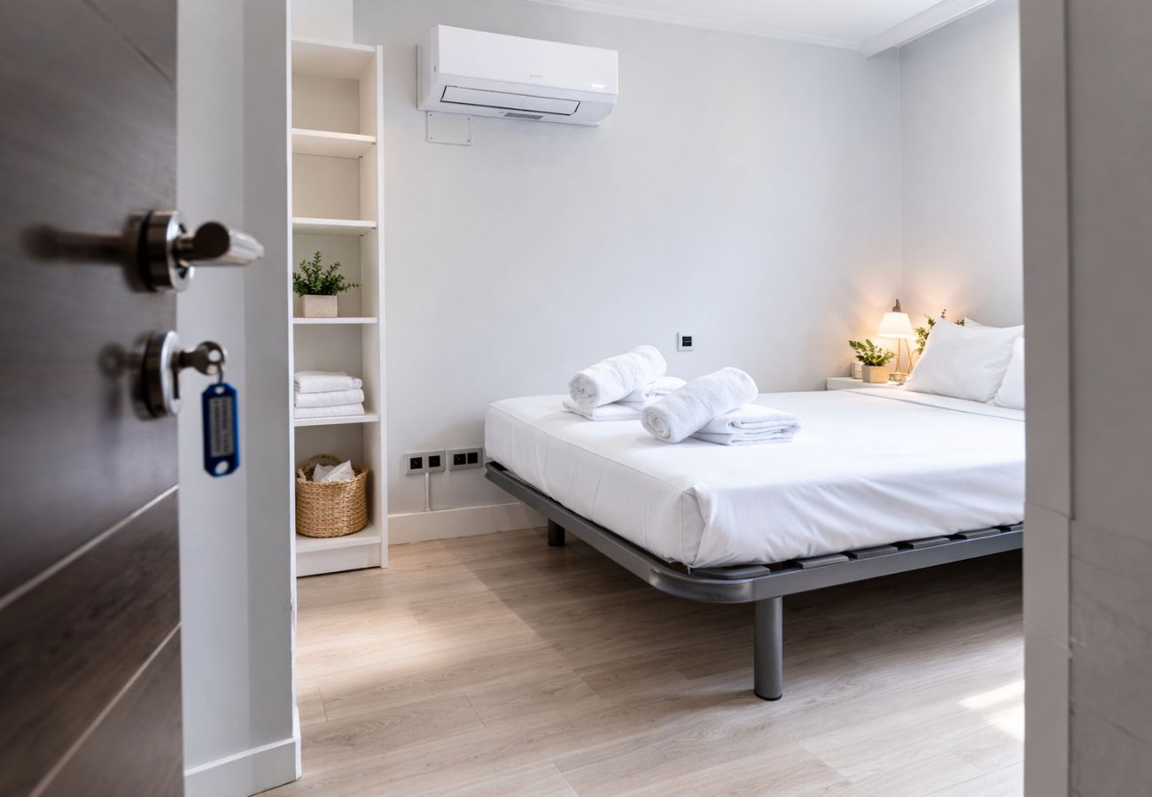 Apartment in Madrid - Asombroso Alojamiento - Habitación en Madrid