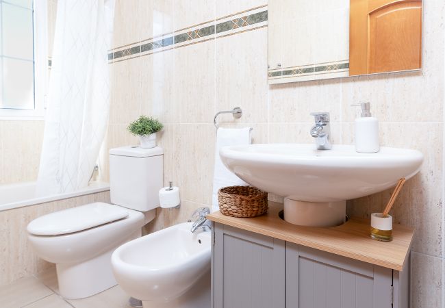 Terraced House in San Cristobal de La Laguna - Casa Anik, a peaceful and well-located apartment in La Laguna. Your refuge in Tenerife! Terraced House in San Cristobal de La Laguna - Casa Anik, a peaceful and well-located apartment in La Laguna. Your refuge in Tenerife!