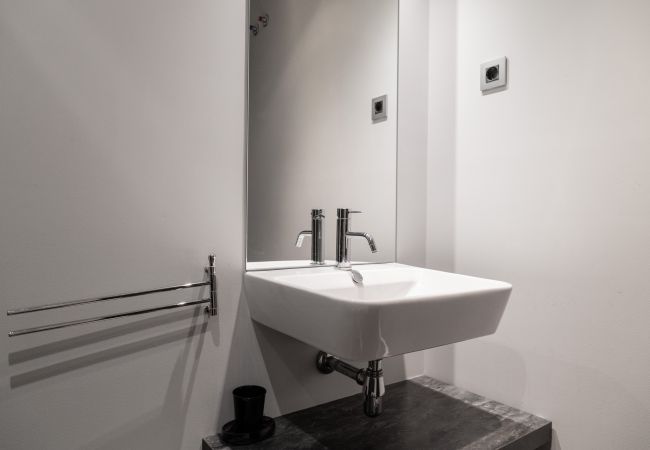 Rent by room in Madrid - Central accommodation near Pilar de Zaragoza Rent by room in Madrid - Central accommodation near Pilar de Zaragoza