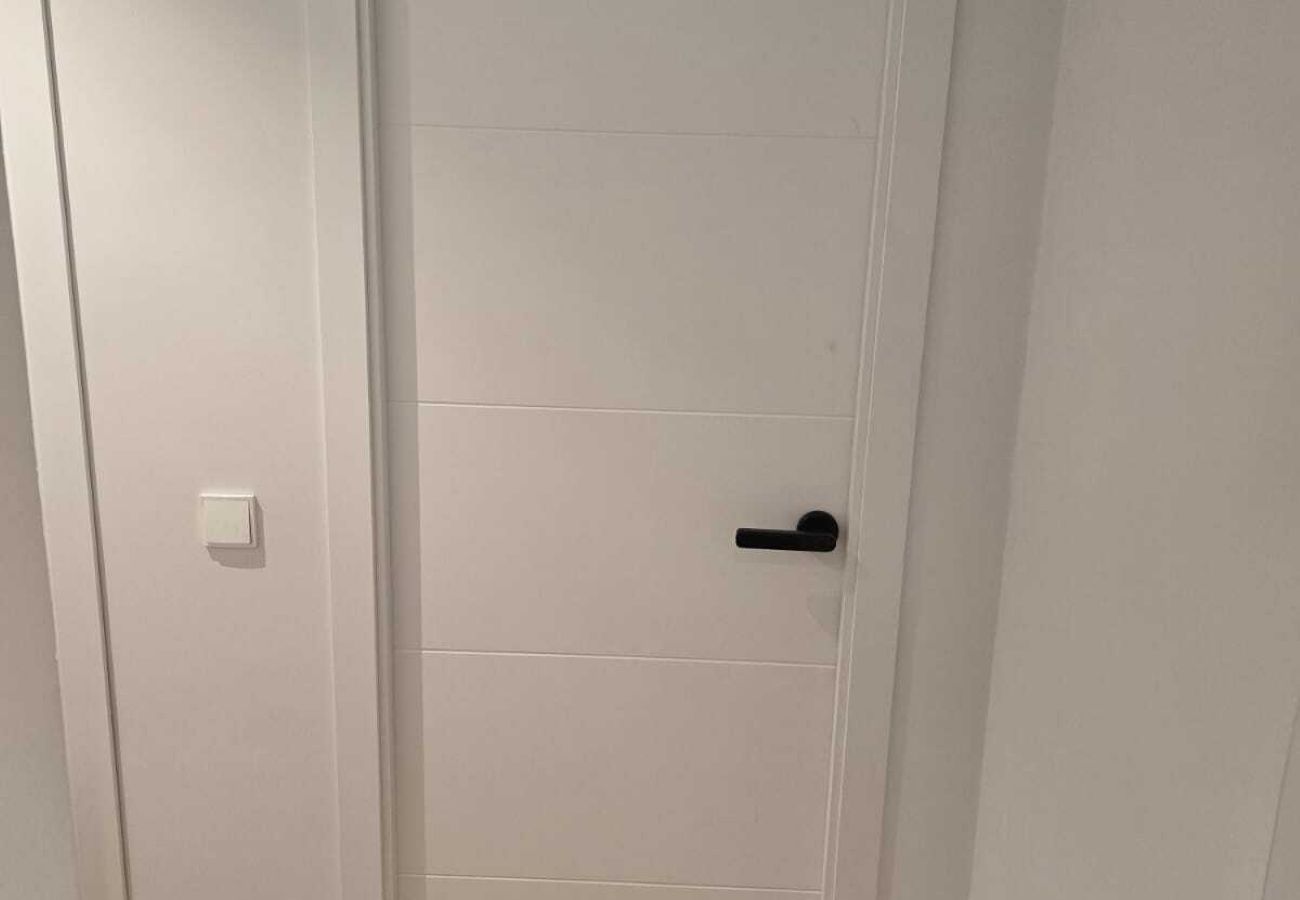 Rent by room in Madrid - Increible Habitación en Chamartín