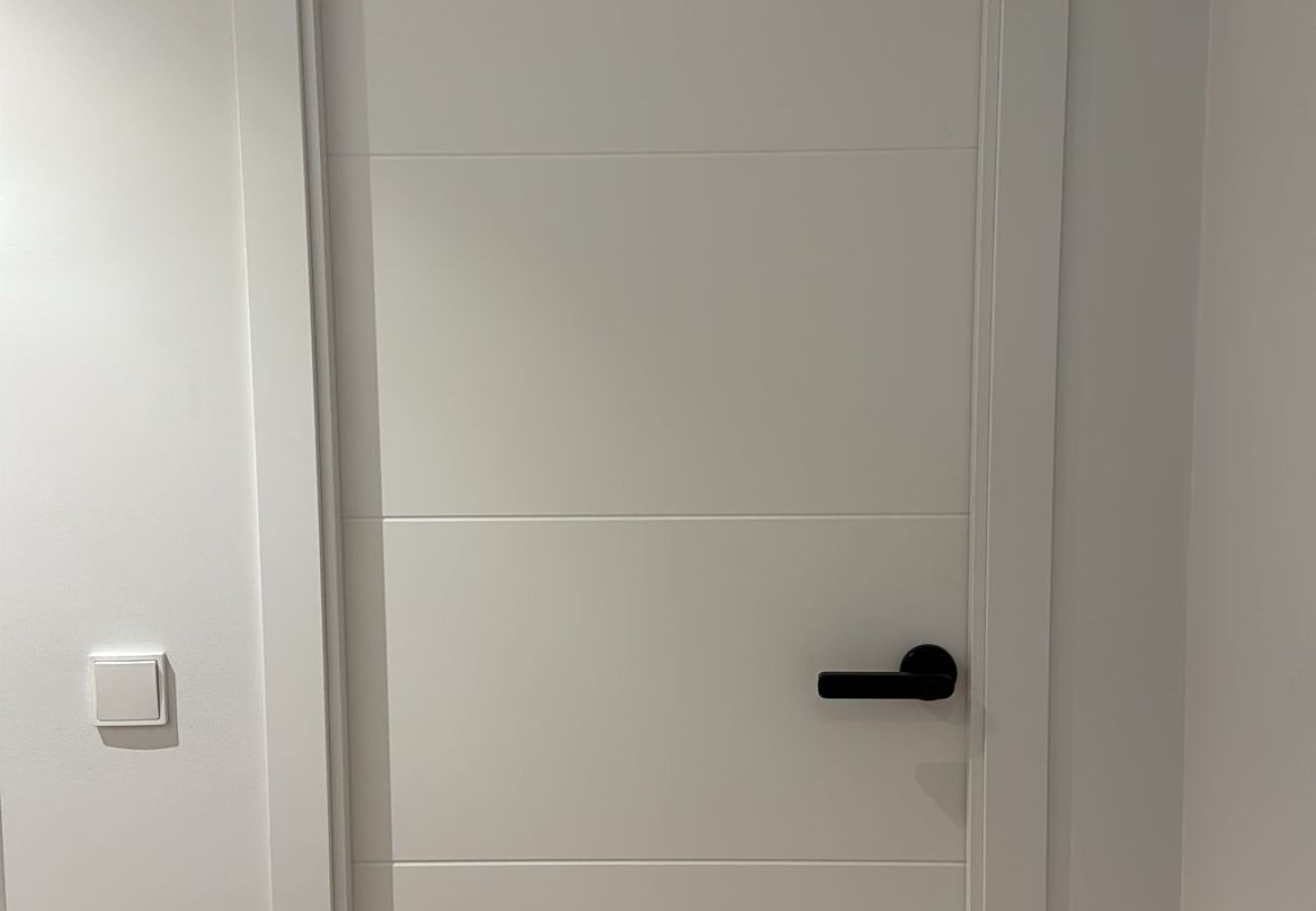 Rent by room in Madrid - Increible Habitación en Chamartín