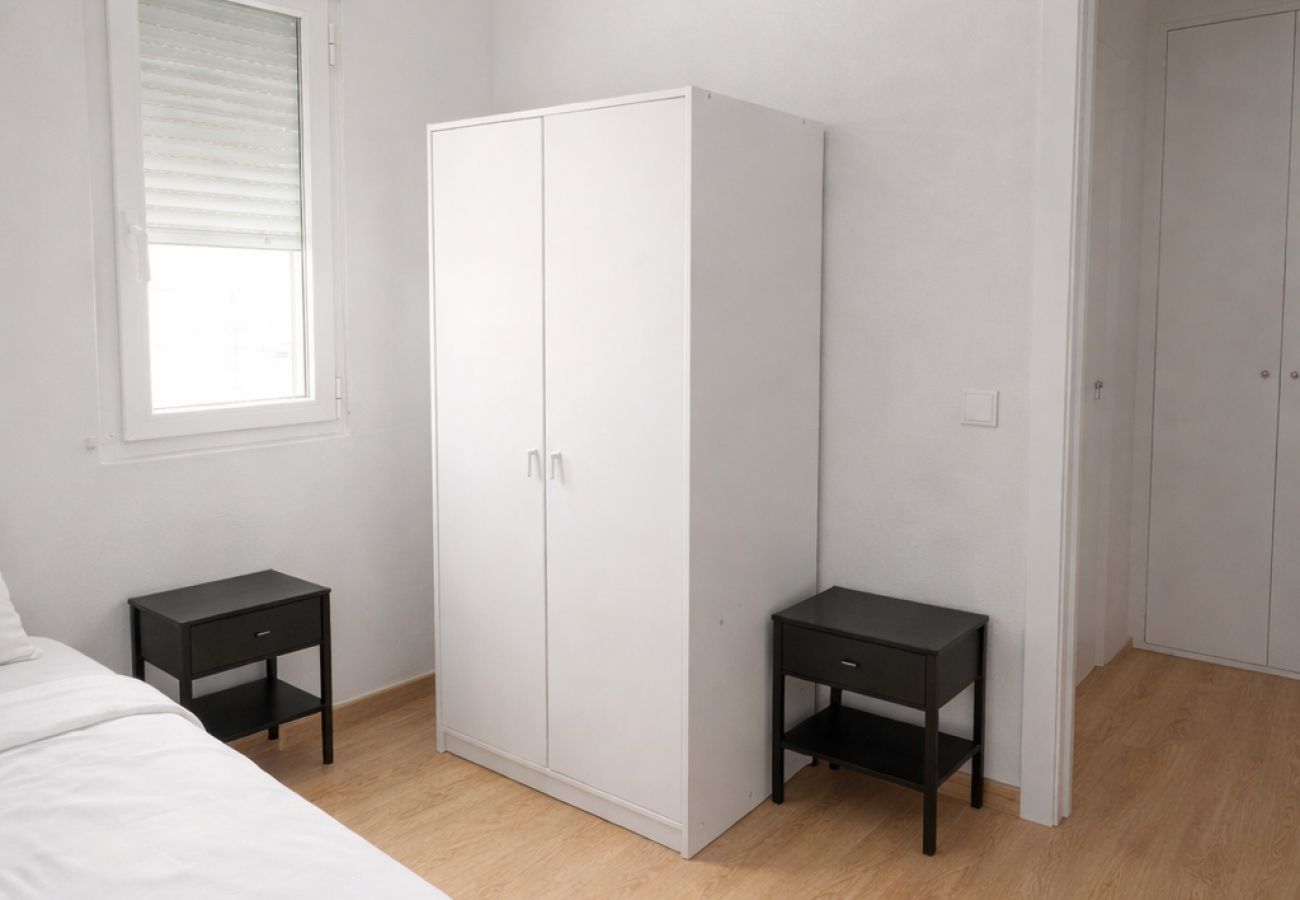 Rent by room in Madrid - Increible Habitación en Chamartín