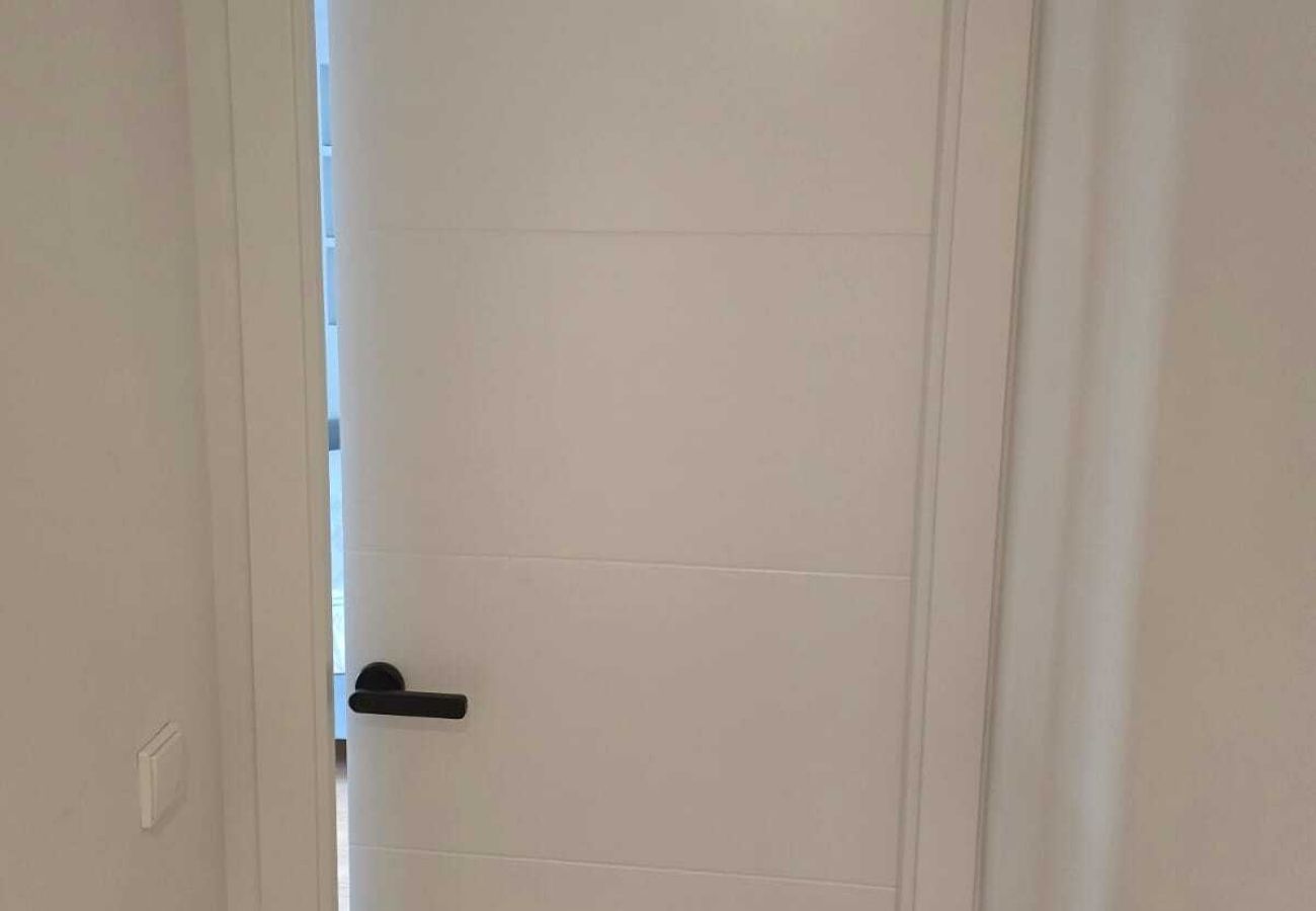 Rent by room in Madrid - Chamartín Smart Stay | Double Room with Excellent Connectivity