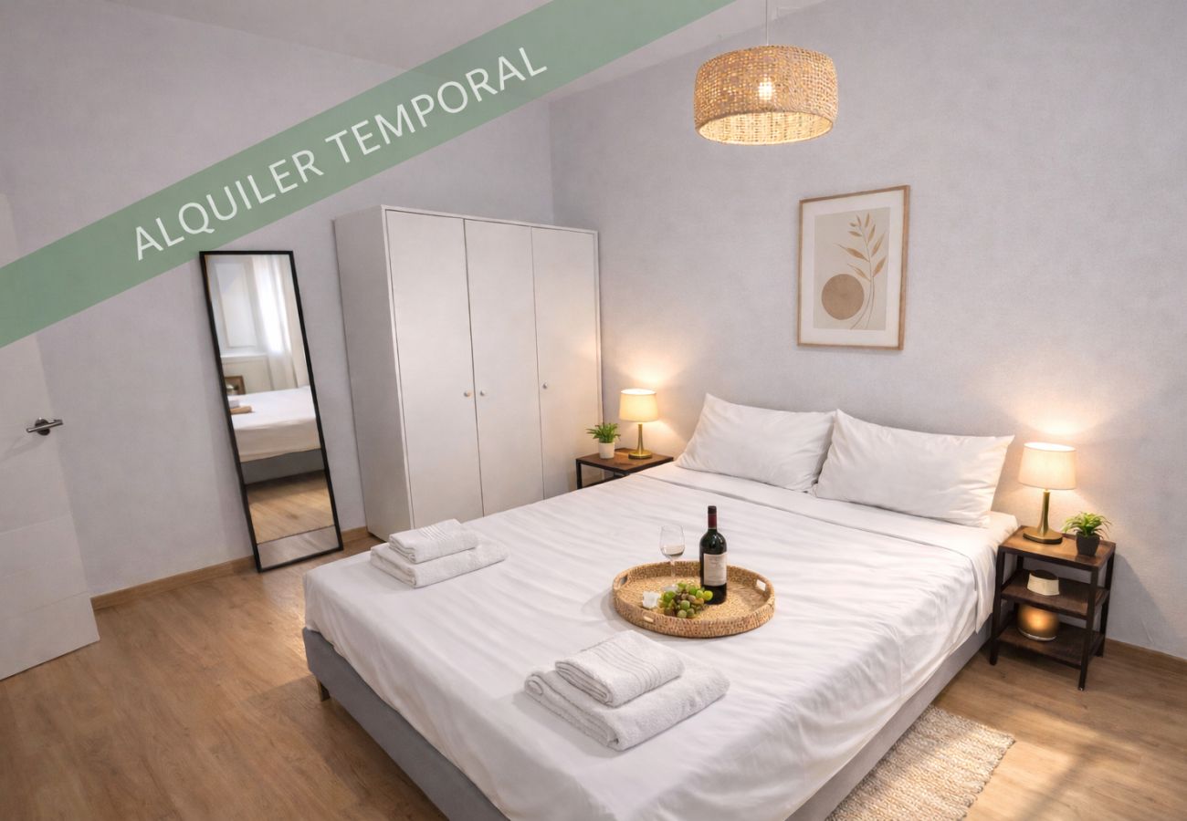 Rent by room in Madrid - Chamartín Smart Stay | Double Room with Excellent Connectivity