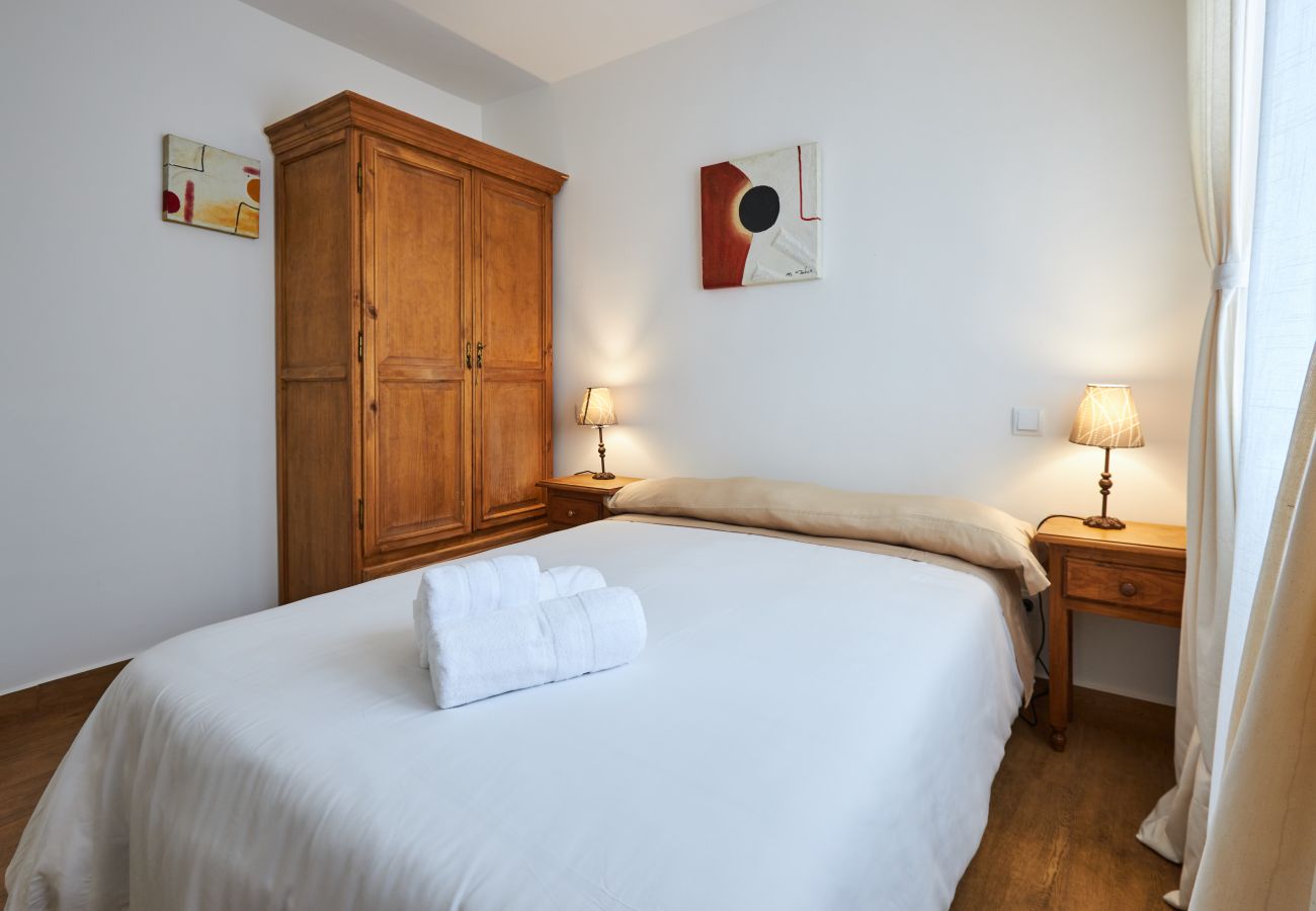 Apartment in Ávila - El Cuartel: Elegance, Calm & Heritage