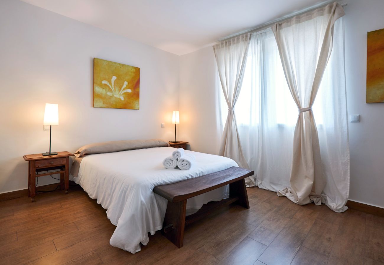 Apartment in Ávila - El Cuartel: Elegance, Calm & Heritage