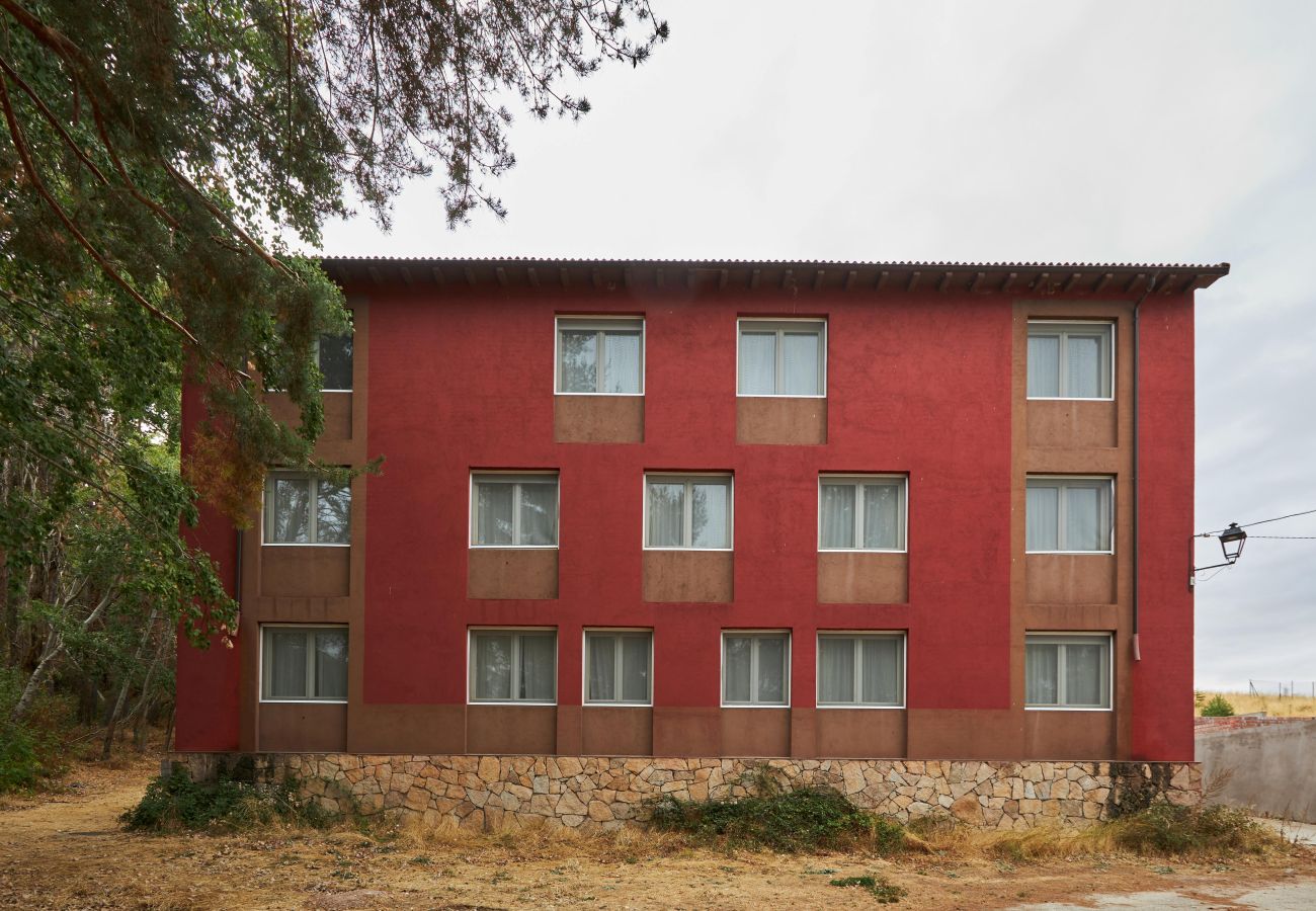 Apartment in Ávila - Cozy Apartment with Mountain Views 🌄