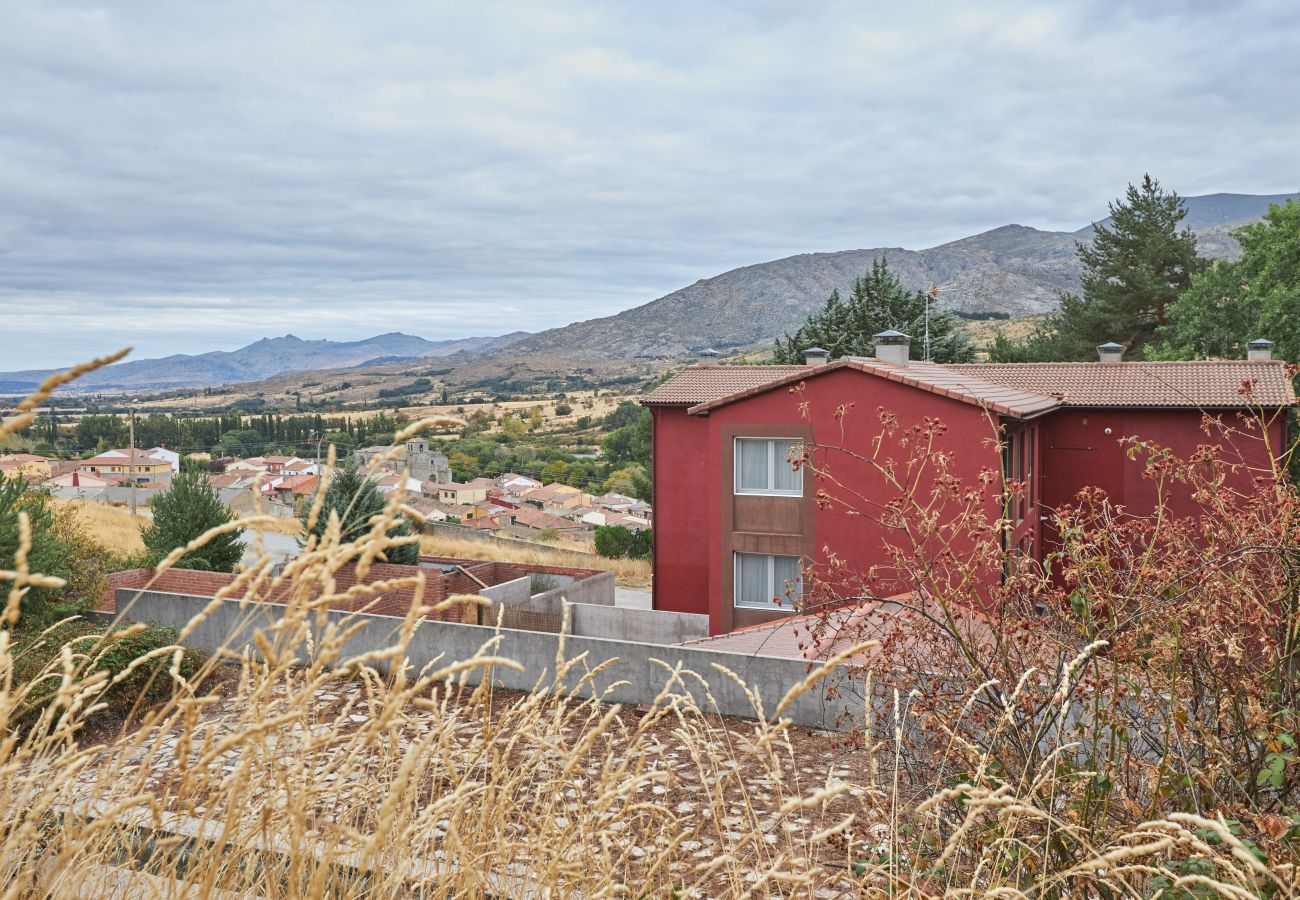 Apartment in Ávila - Cozy Apartment with Mountain Views 🌄