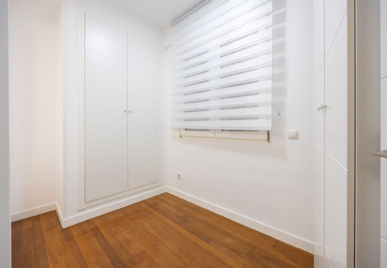 Apartment in Madrid - Stay in La Latina – Stylish Apartment for Work and Study