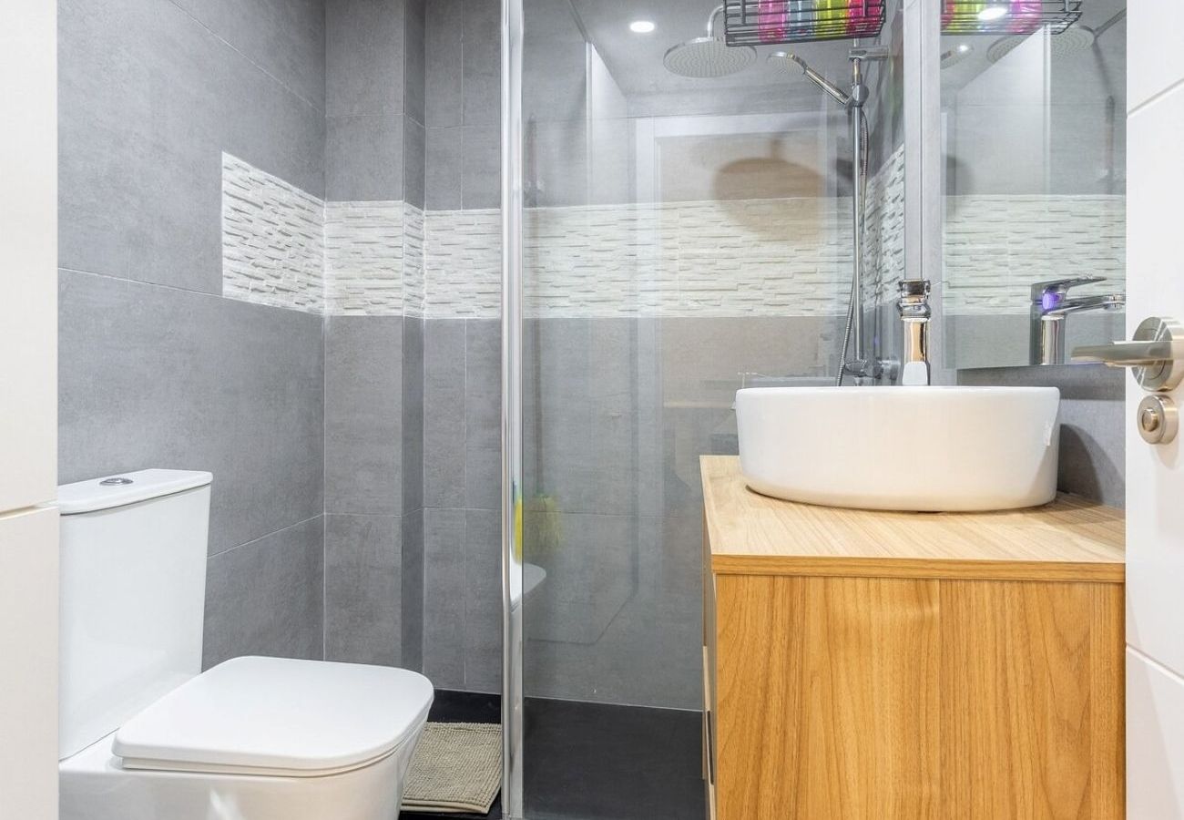 Apartment in Madrid - Stay in La Latina – Stylish Apartment for Work and Study