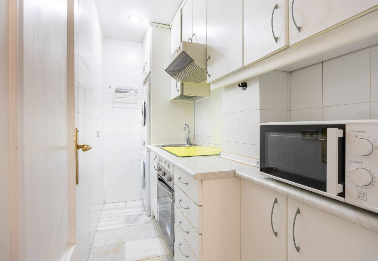 Apartment in Madrid - Cozy Apartment in La Latina – Perfect for Work or Study