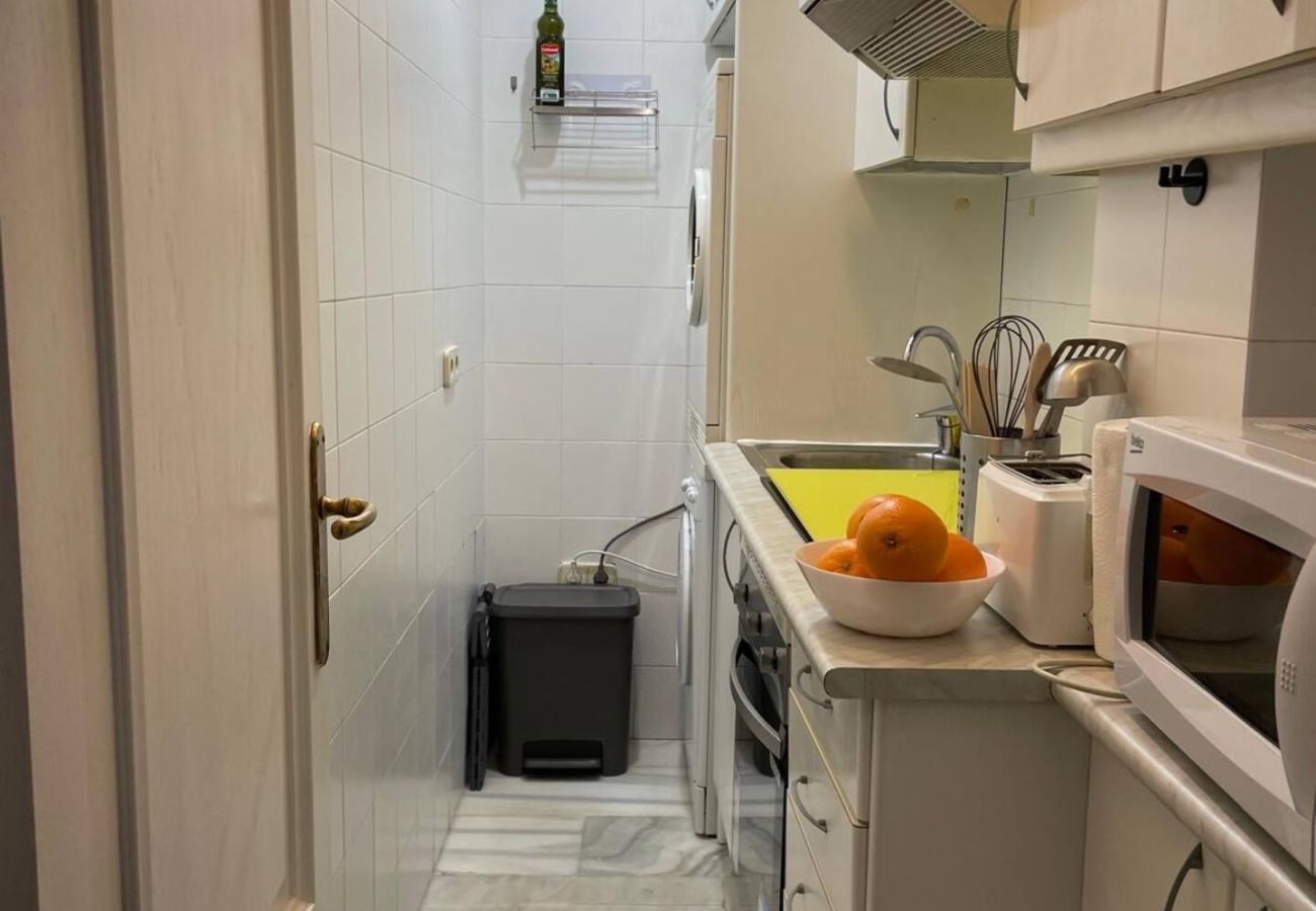 Apartment in Madrid - Cozy Apartment in La Latina – Perfect for Work or Study