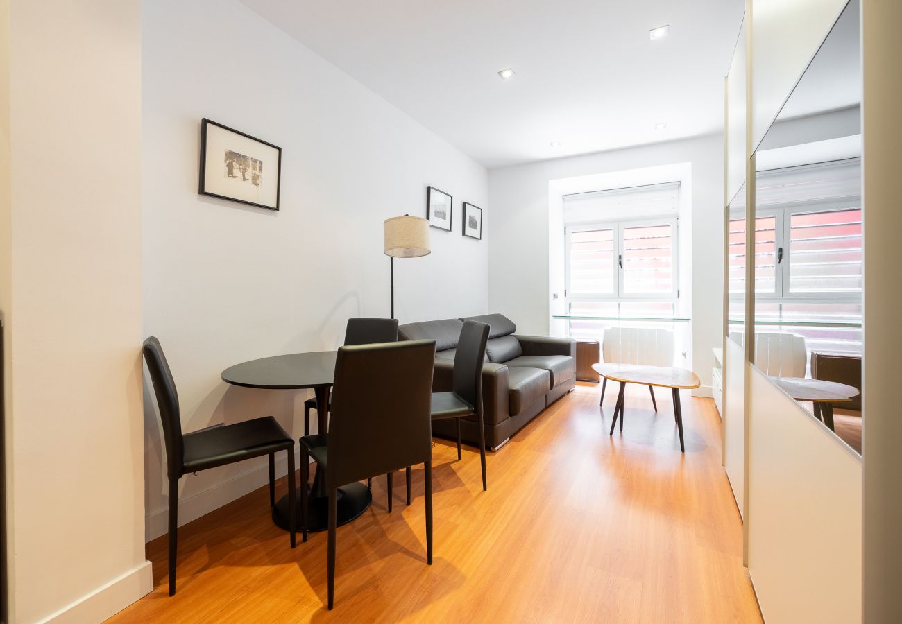 Apartment in Madrid - Studio in Barrio de las Letras – Work or Study