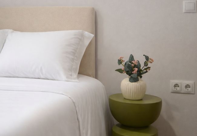 Rent by room in Madrid - C Las Ventas A