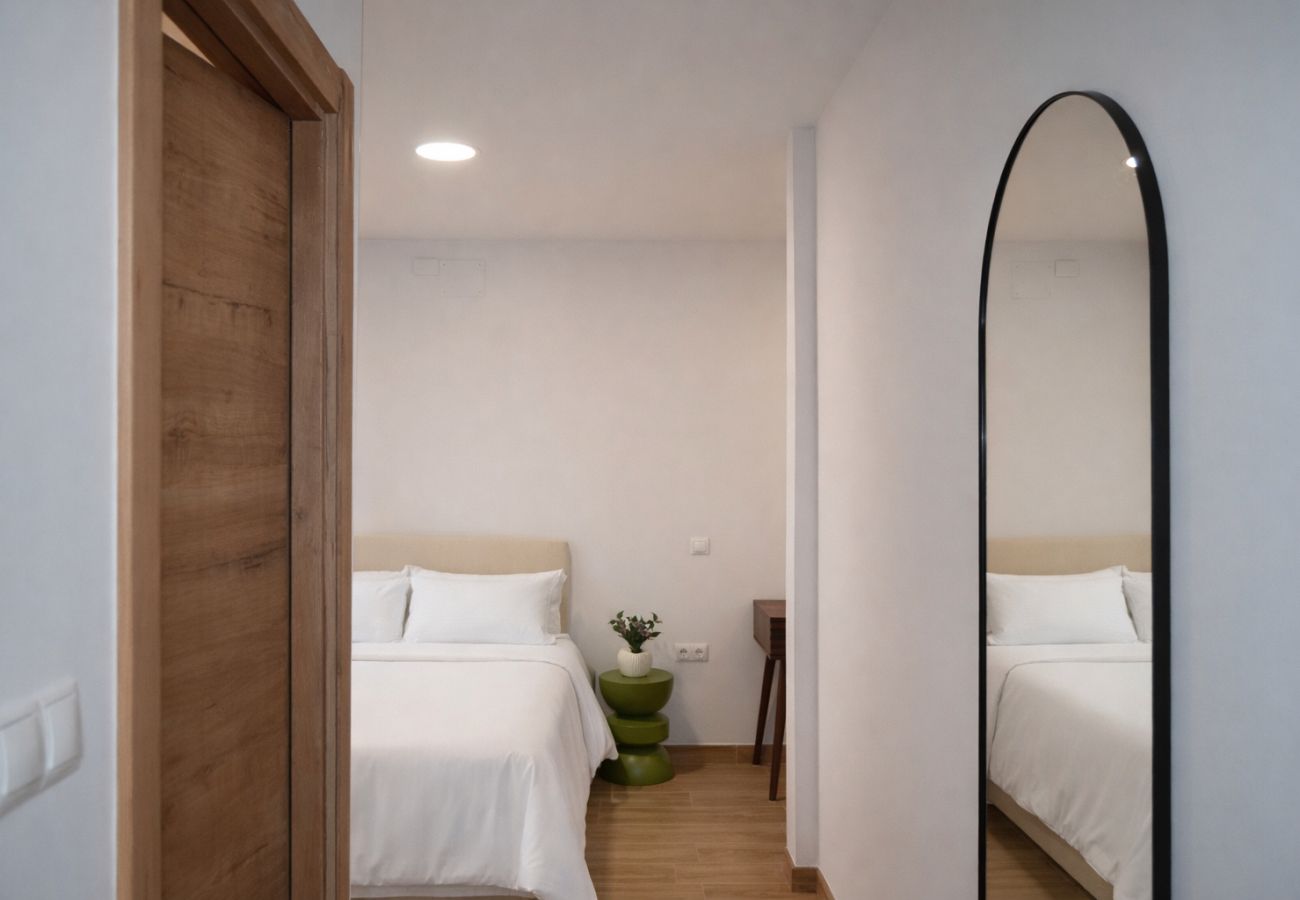 Rent by room in Madrid - C Las Ventas A