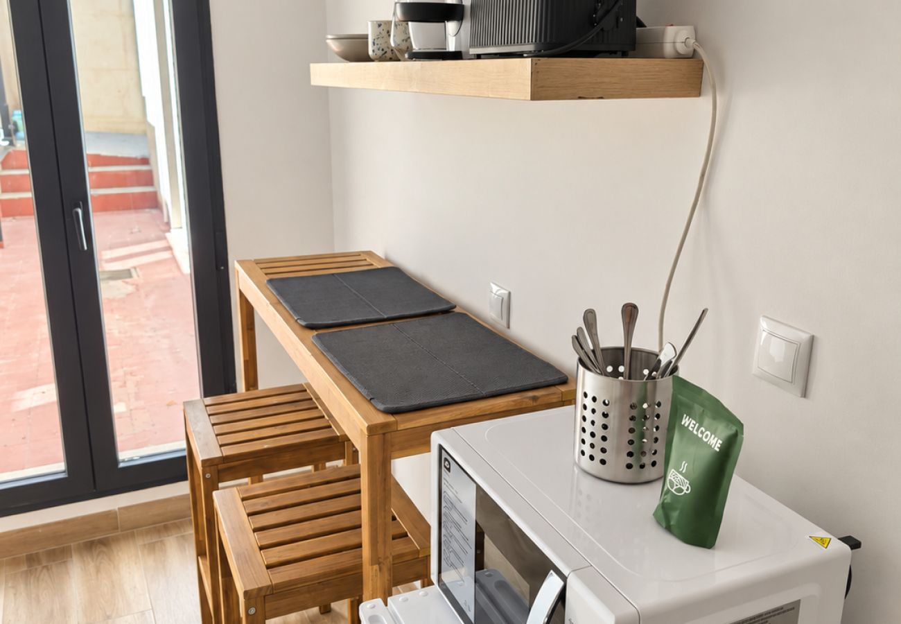 Rent by room in Madrid - C Las Ventas A