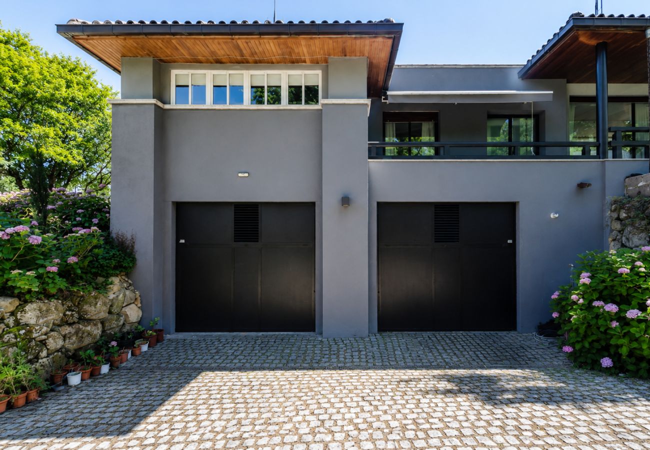 Villa in Hondarribia - Villa Jaitzubia I- Hondarribia Near the Golf Course