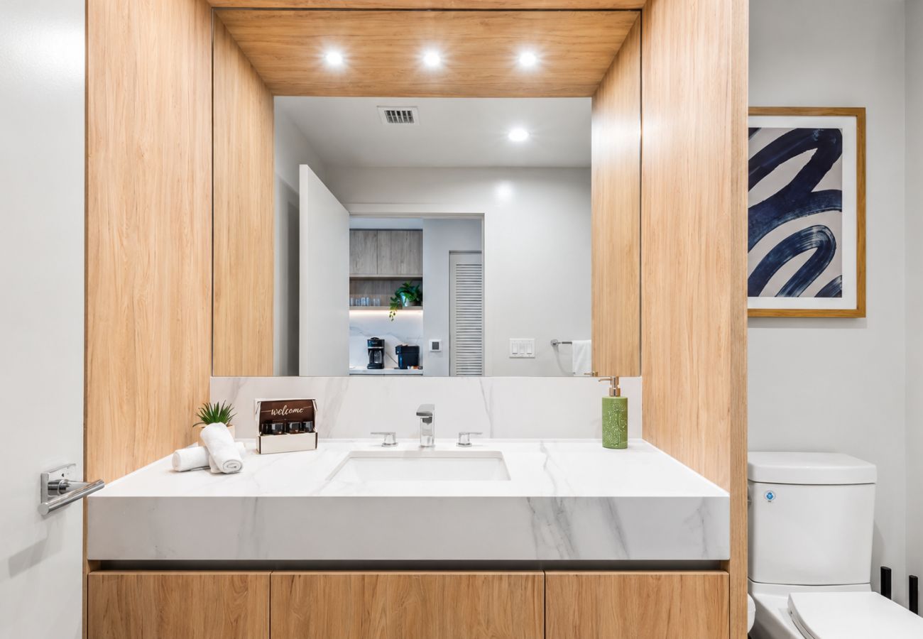 Studio in Miami - The Crosby · Miami Worldcenter 2406