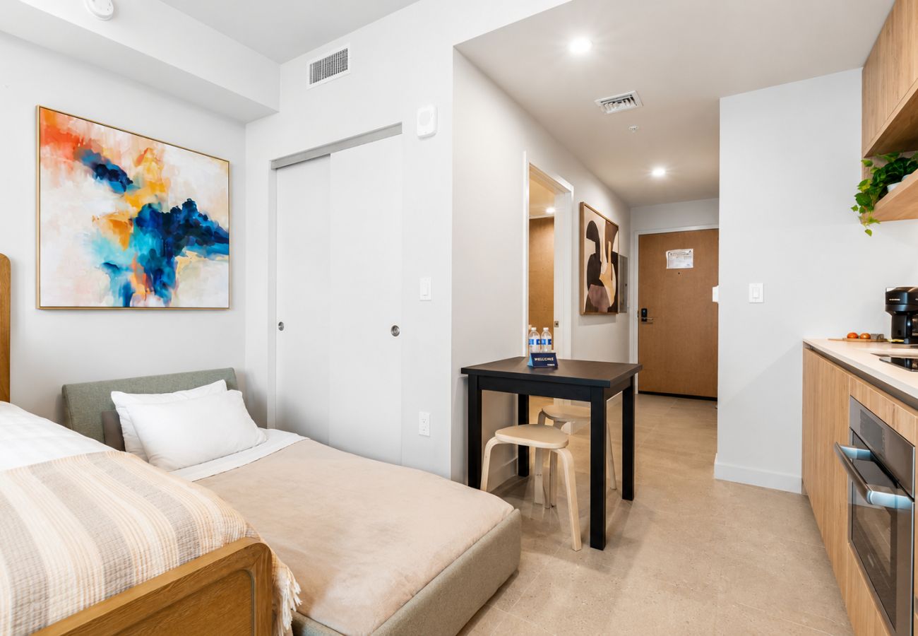 Studio in Miami - The Crosby · Miami Worldcenter 2406