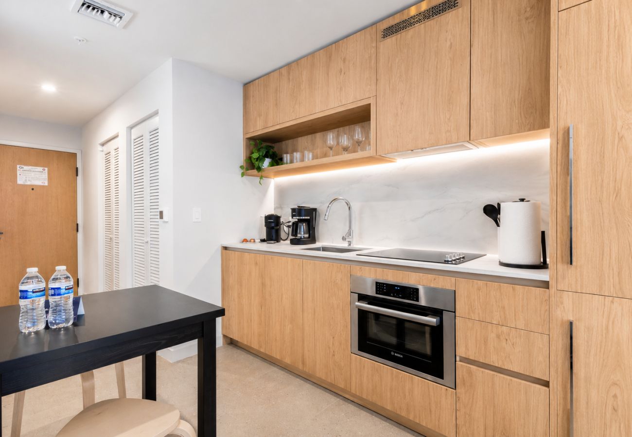 Studio in Miami - The Crosby · Miami Worldcenter 2406