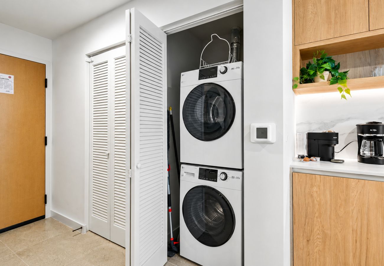 Studio in Miami - The Crosby · Miami Worldcenter 2406