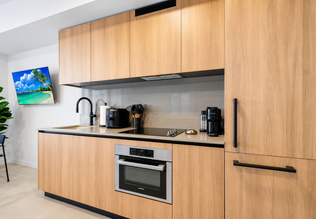 Studio in Miami - 501 First Spacious | Balcony & City Living