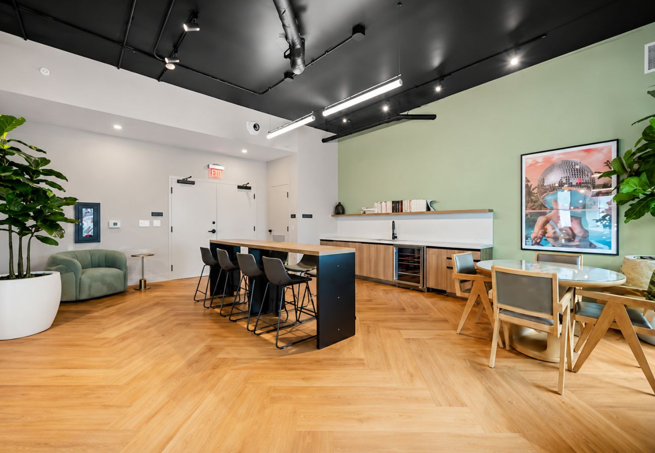 Studio in Miami - 501 First Spacious | Balcony & City Living