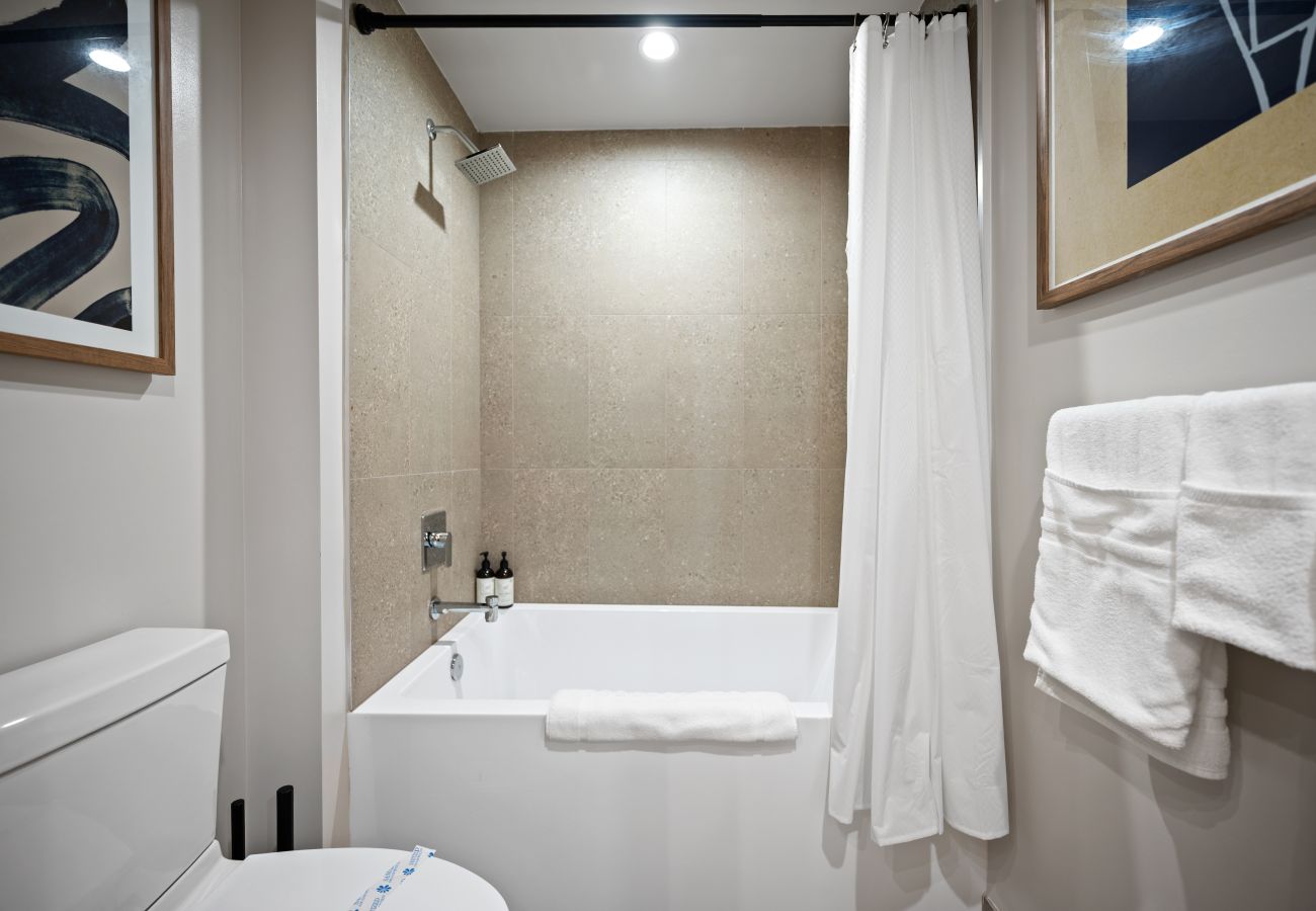 Studio in Miami - The Crosby · Miami Worldcenter Studio 2906