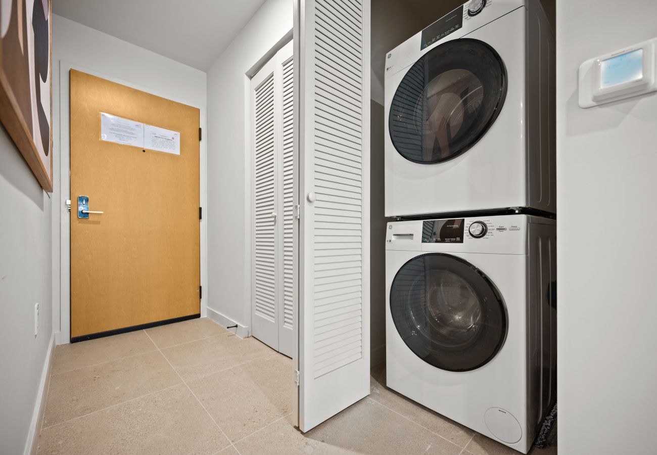 Studio in Miami - The Crosby · Miami Worldcenter Studio 2906