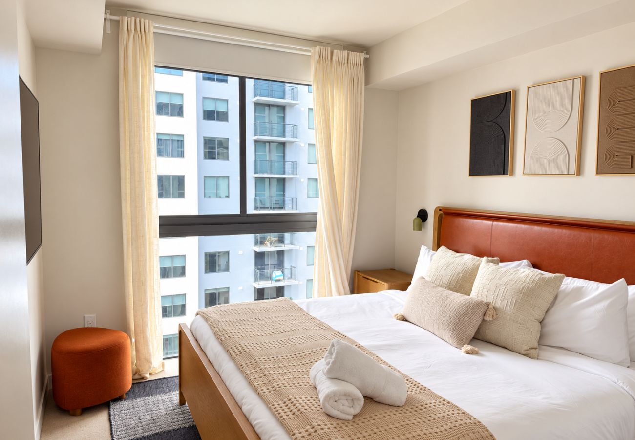 Apartment in Miami - The Crosby · Miami Worldcenter 2BR 2814 - 3014