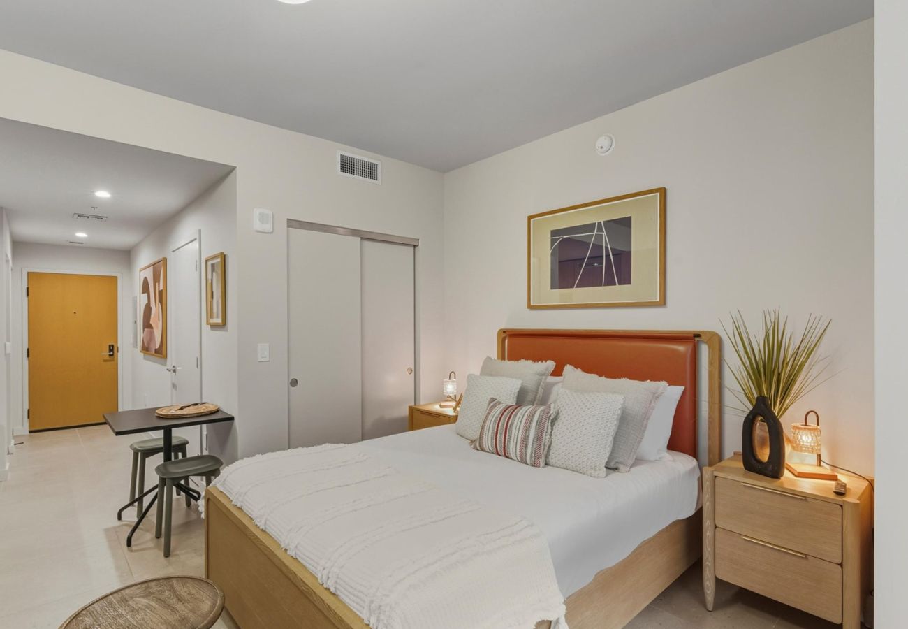Studio in Miami - The Crosby · Miami Worldcenter Studio